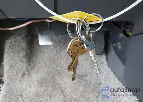 2000 Mazda Protege Dx/Lx z USA, uszkodzony, nr VIN JM1BJ2226Y0228628